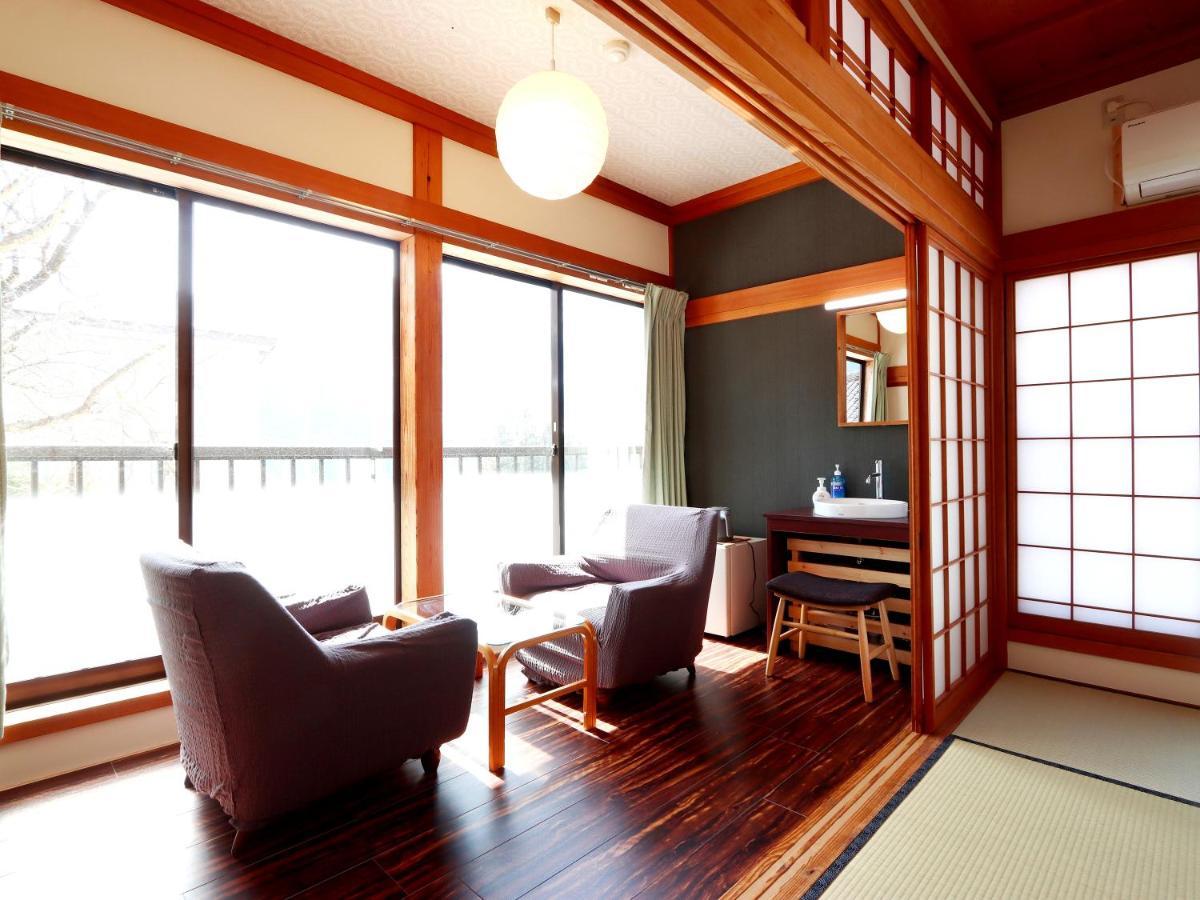 富山県 よしのや旅館 Nanto Exterior photo